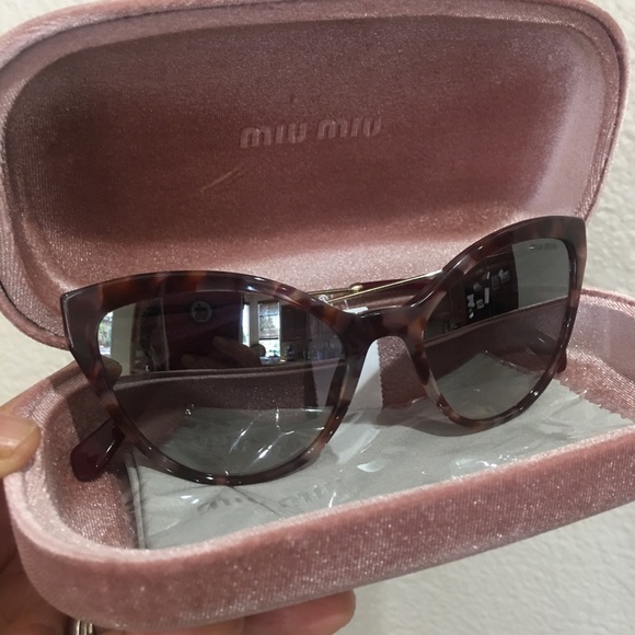 Fancy Miu Bordeaux Acetate Sunglasses - Picture 4 of 10